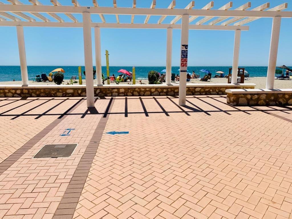 Apartamento Carvajal Beach ฟูเอนฮิโรลา ภายนอก รูปภาพ